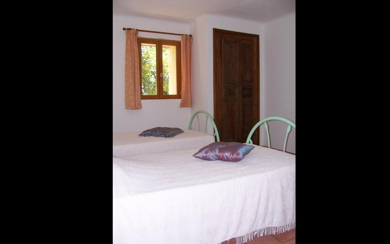 CHAMBRE AVEC DEUX PETITS LITS