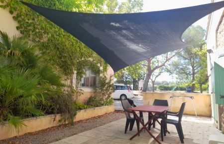 G&icirc;te n&deg;G2419 Vidauban - Var - terrasse avec voile d'ombrage
