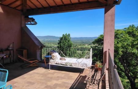 G&icirc;te n&deg;G3218 Les Mayons - Var - Terrasse vue imprenable 