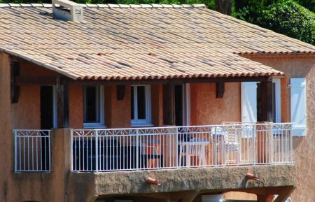 G&icirc;te n&deg;G3282 Roquebrune-sur-Argens - Var - photo