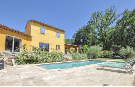 G&icirc;te n&deg;G3298 Montauroux - Var - photo