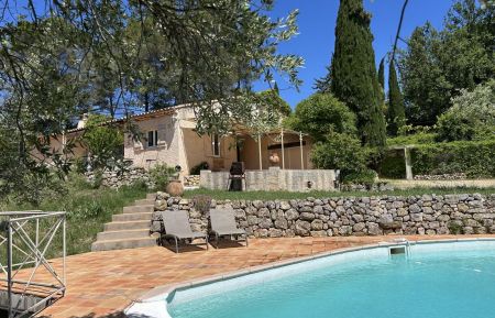 G&icirc;te n&deg;G3264 Lorgues - Var - photo