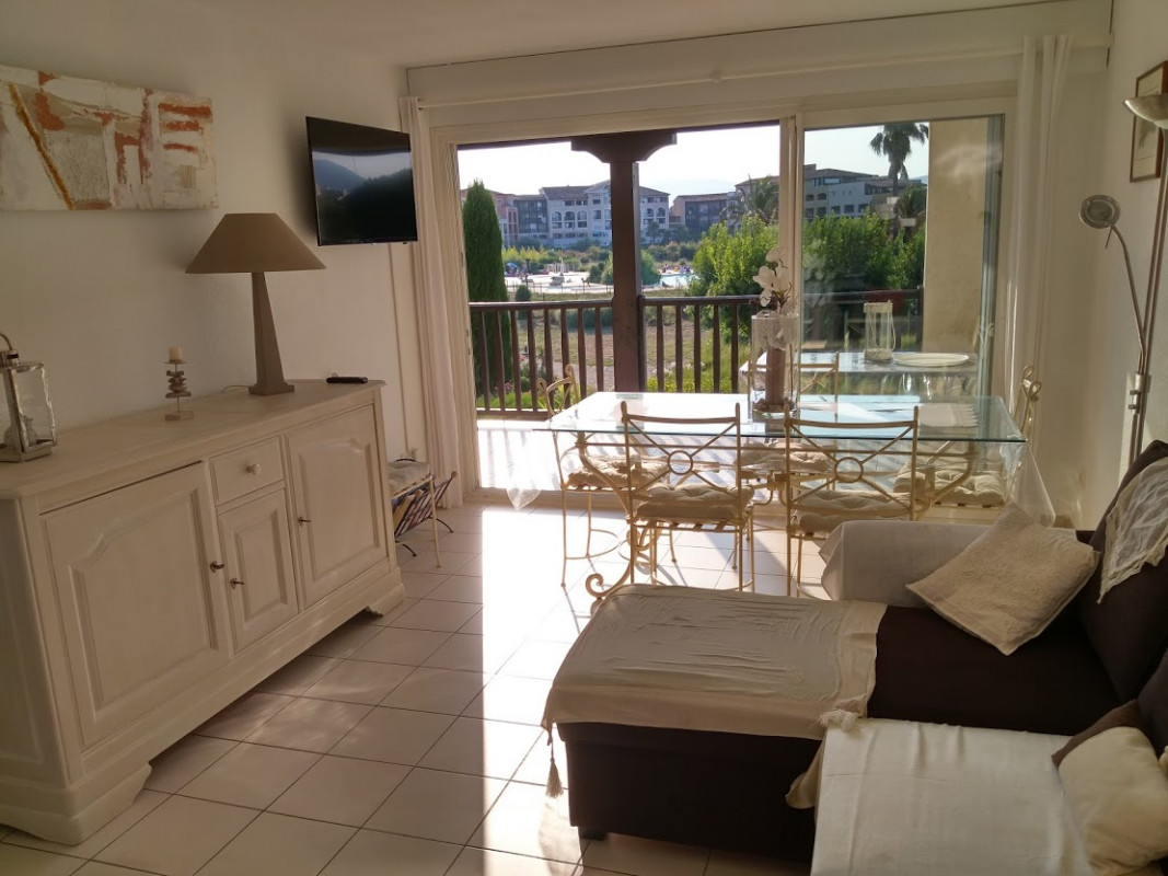 photo 0