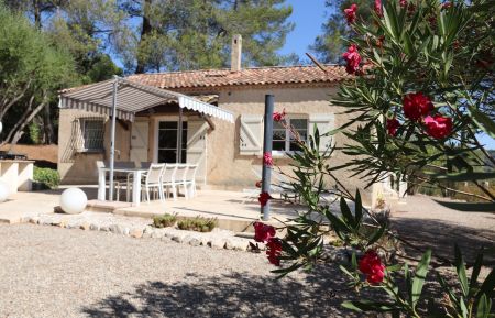 G&icirc;te n&deg;G2348 Le Luc - Var - Ext&eacute;rieur