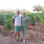 Martine et L&eacute;on dans leurs vignes